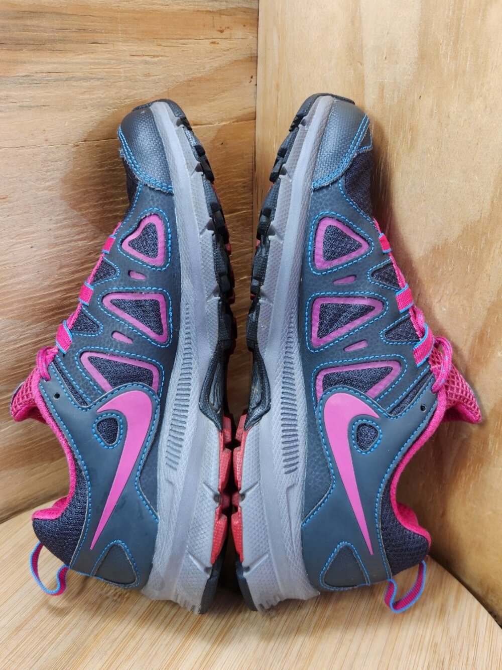 Nike Alvord 10 Womens Gray Trail Running Shoes Sneakers Size 9 - Picture 8 of 10